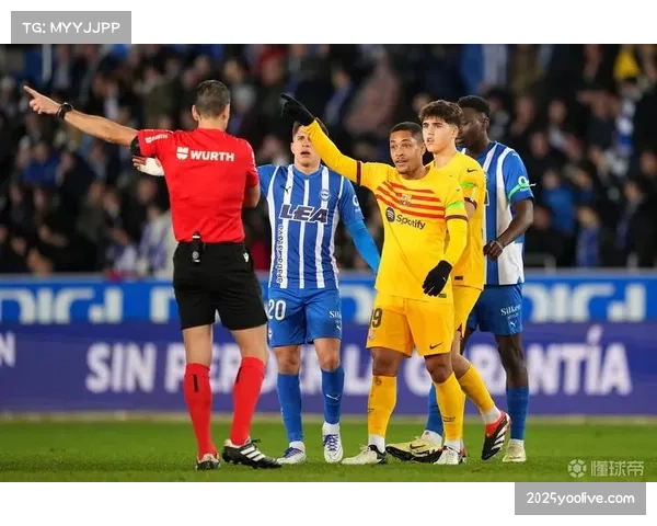 塞维利亚德比中场爆发冲突，双方各有一名球员被出示黄牌